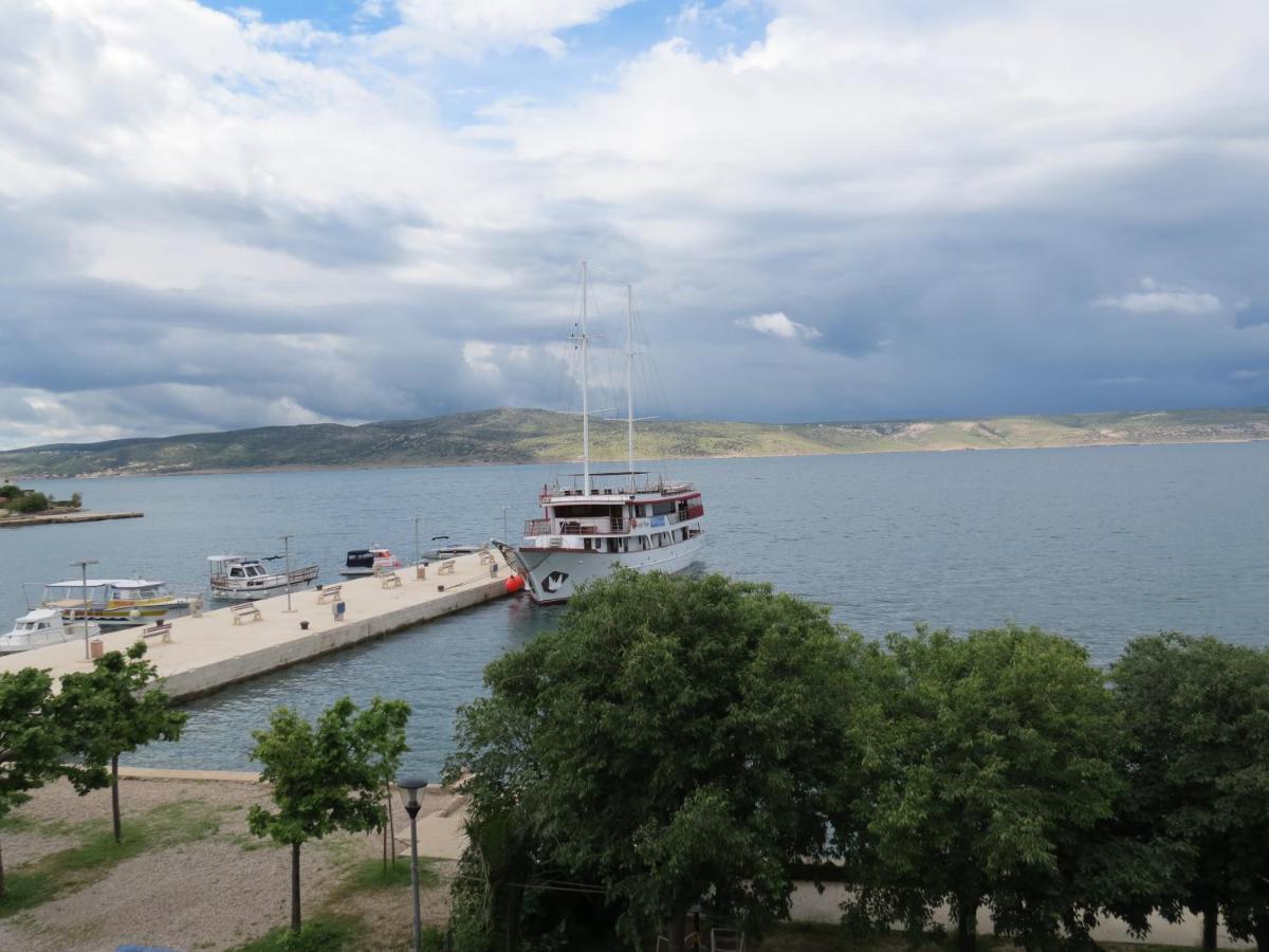 Delfin Acomodação com café da manhã Starigrad Paklenica Exterior foto